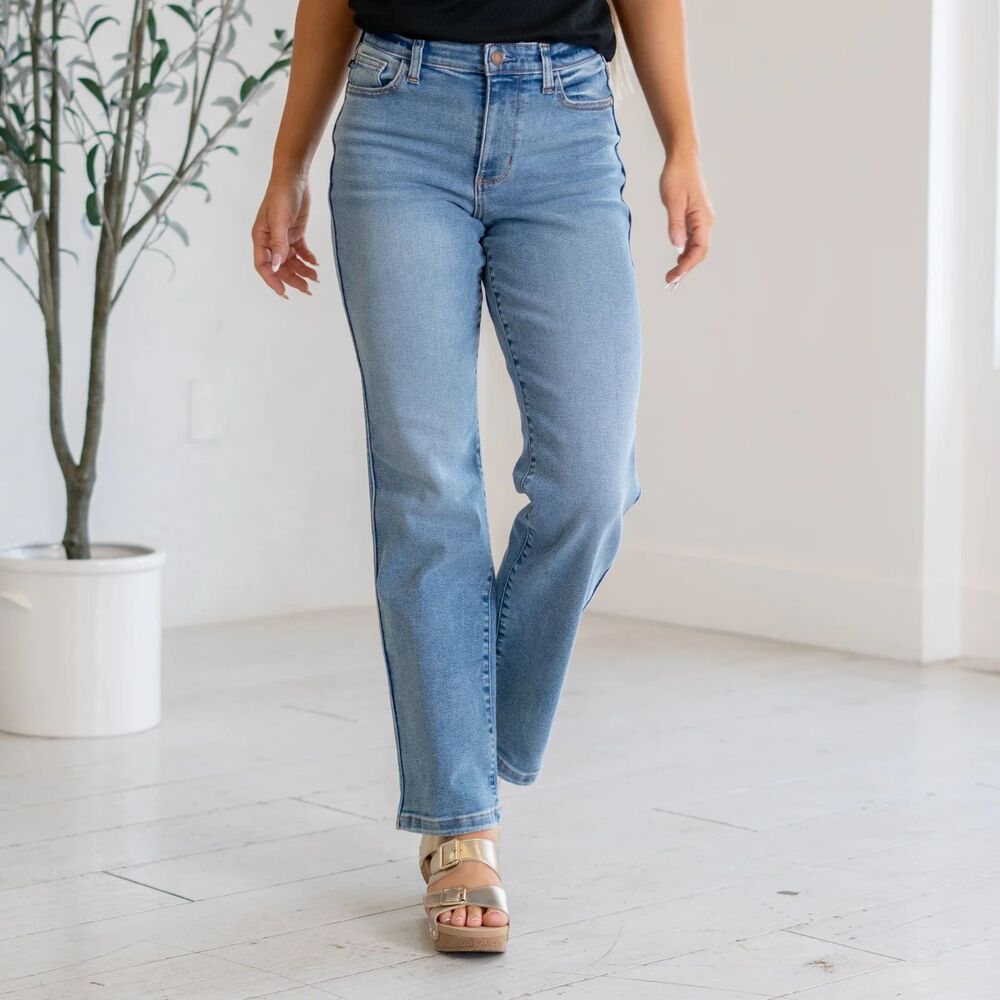 NWT Judy Blue The Perfect High Rise Vintage Straight Leg Jeans Size 30 / 11